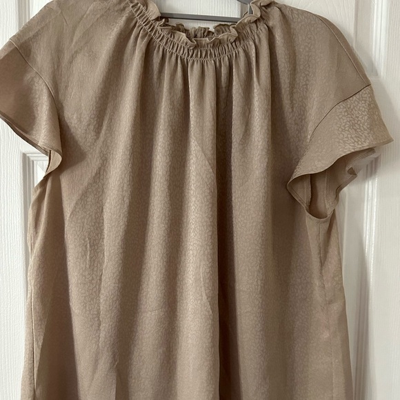 Express sleeveless silky top - Picture 4 of 5